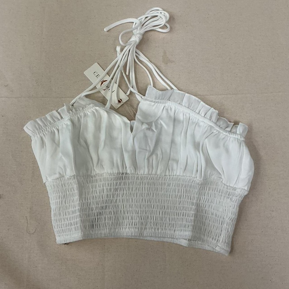 Celestine white smocked crop top 🤍